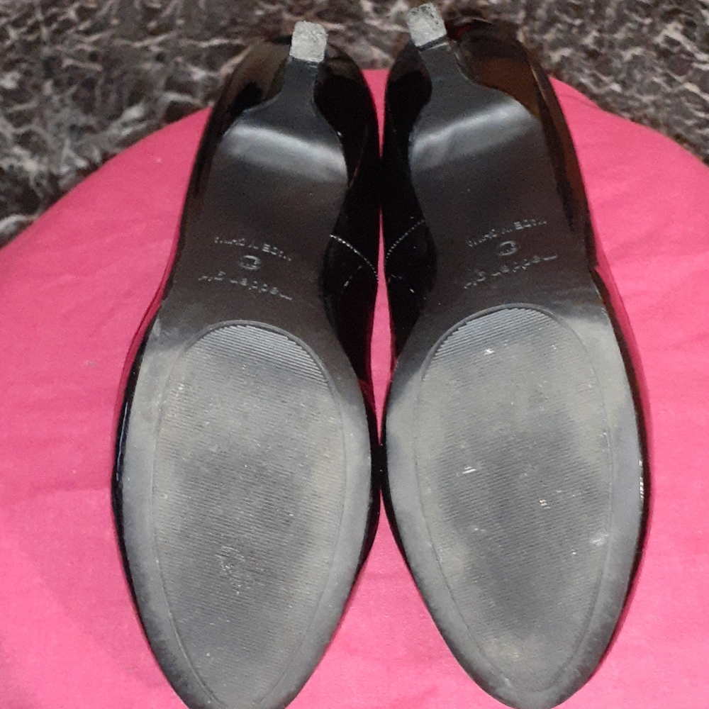 Shoes - Picture 3 of 4